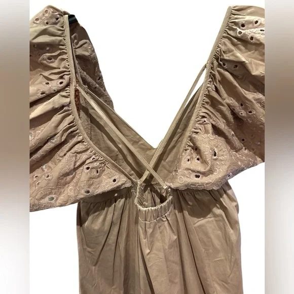 En Saison Blush Dress with Eyelet detail on sleeves and bottom trim - Picture 2 of 4